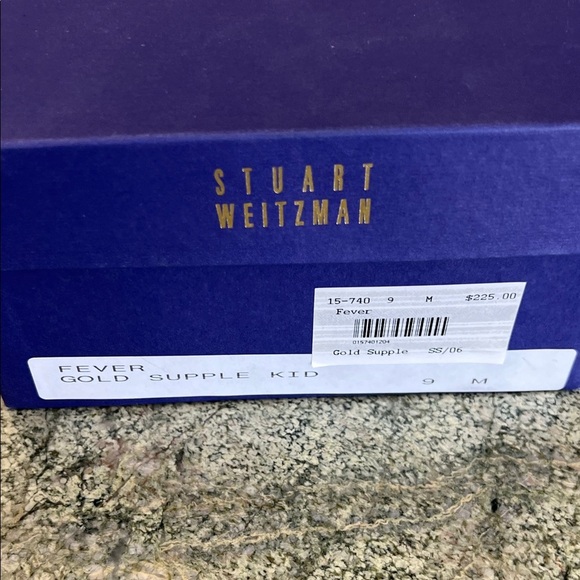 Stuart Weitzman Metallic Gold Heels 9 - Picture 4 of 4